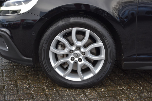 Volvo V40 Cross Country T3 153PK Polar+ Luxury | Panodak | H&K | Stoelverwarming | Leder | Camera