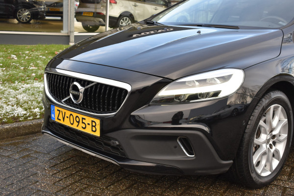Volvo V40 Cross Country T3 153PK Polar+ Luxury | Panodak | H&K | Stoelverwarming | Leder | Camera