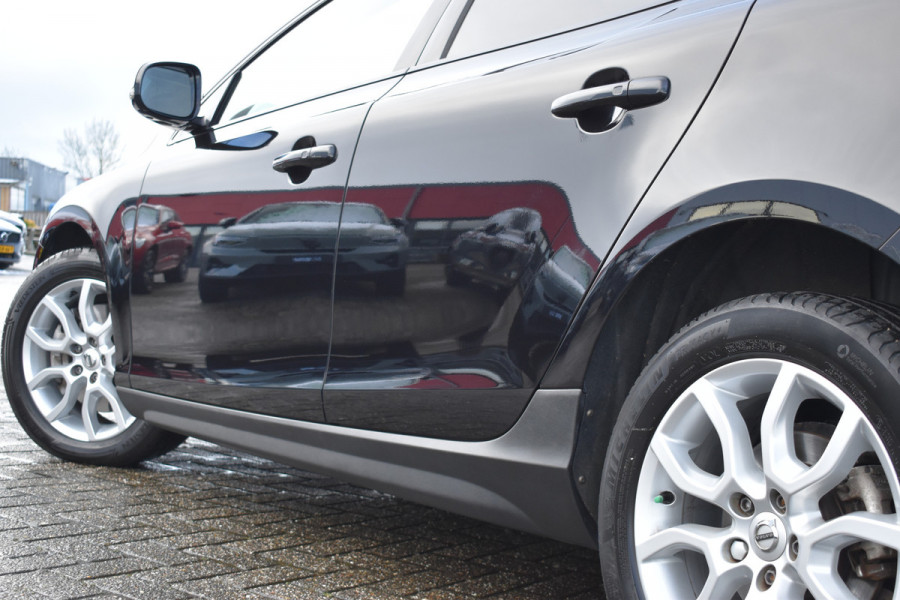Volvo V40 Cross Country T3 153PK Polar+ Luxury | Panodak | H&K | Stoelverwarming | Leder | Camera