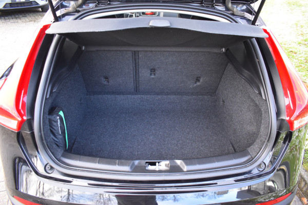 Volvo V40 Cross Country T3 153PK Polar+ Luxury | Panodak | H&K | Stoelverwarming | Leder | Camera