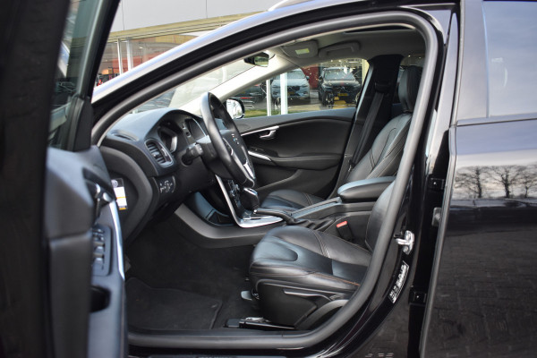 Volvo V40 Cross Country T3 153PK Polar+ Luxury | Panodak | H&K | Stoelverwarming | Leder | Camera