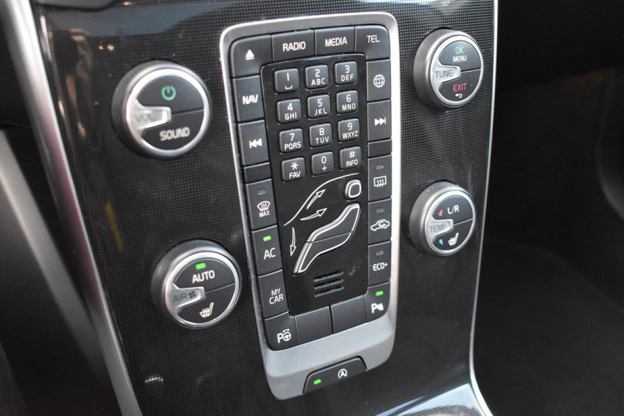 Volvo V40 Cross Country T3 153PK Polar+ Luxury | Panodak | H&K | Stoelverwarming | Leder | Camera