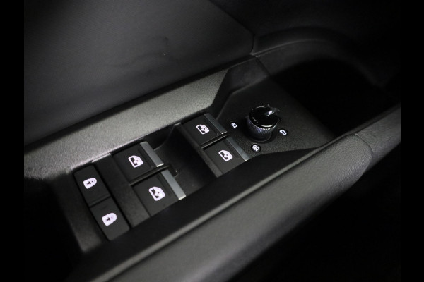 Audi Q4 e-tron 40 S Edition 63 kWh 204pk | 20 inch Lichtmetalen velgen | Parkeercamerea | Adaptieve cruise controle