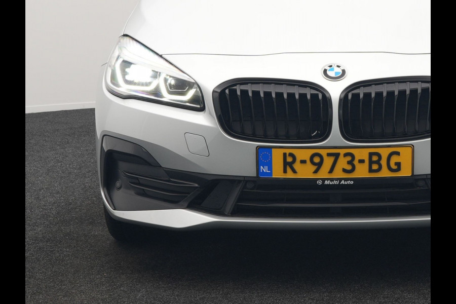 BMW 2 Serie Active Tourer 225xe iPerformance Sportline Plug In Hybrid 225pk PHEV | Panodak | Sportstoelen Memory | Camera | Stoelverwarming | Navi Full Map | Keyless | LED |