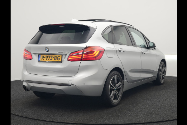 BMW 2 Serie Active Tourer 225xe iPerformance Sportline Plug In Hybrid 225pk PHEV | Panodak | Sportstoelen Memory | Camera | Stoelverwarming | Navi Full Map | Keyless | LED |