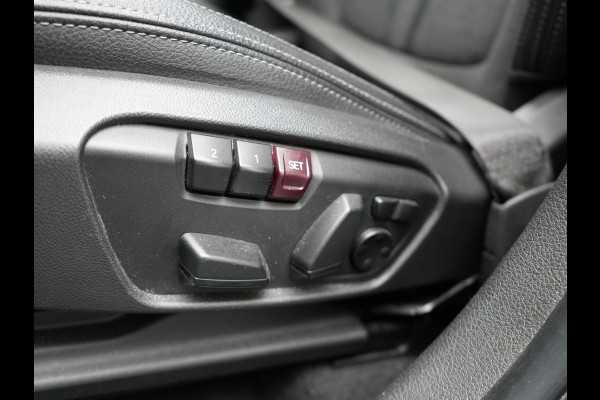 BMW 2 Serie Active Tourer 225xe iPerformance Sportline Plug In Hybrid 225pk PHEV | Panodak | Sportstoelen Memory | Camera | Stoelverwarming | Navi Full Map | Keyless | LED |