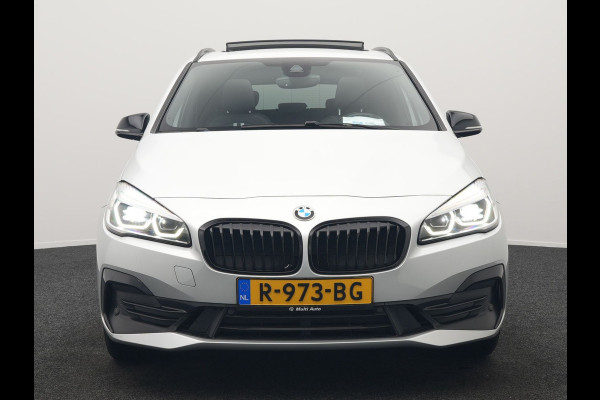 BMW 2 Serie Active Tourer 225xe iPerformance Sportline Plug In Hybrid 225pk PHEV | Panodak | Sportstoelen Memory | Camera | Stoelverwarming | Navi Full Map | Keyless | LED |