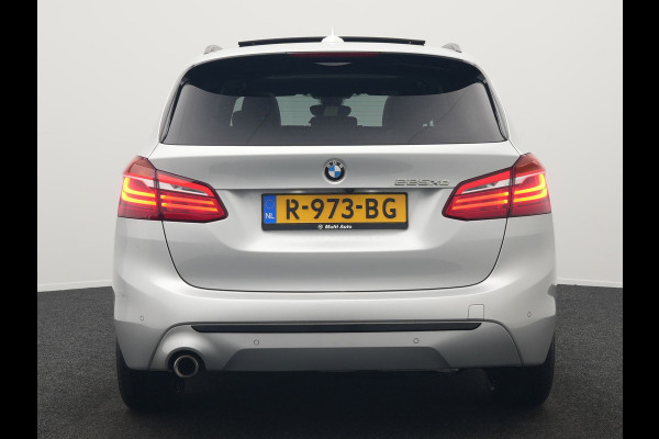 BMW 2 Serie Active Tourer 225xe iPerformance Sportline Plug In Hybrid 225pk PHEV | Panodak | Sportstoelen Memory | Camera | Stoelverwarming | Navi Full Map | Keyless | LED |