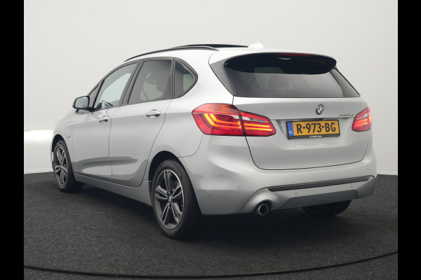 BMW 2 Serie Active Tourer 225xe iPerformance Sportline Plug In Hybrid 225pk PHEV | Panodak | Sportstoelen Memory | Camera | Stoelverwarming | Navi Full Map | Keyless | LED |
