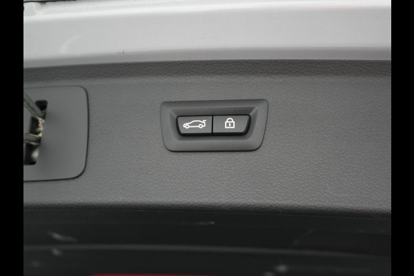 BMW 2 Serie Active Tourer 225xe iPerformance Sportline Plug In Hybrid 225pk PHEV | Panodak | Sportstoelen Memory | Camera | Stoelverwarming | Navi Full Map | Keyless | LED |