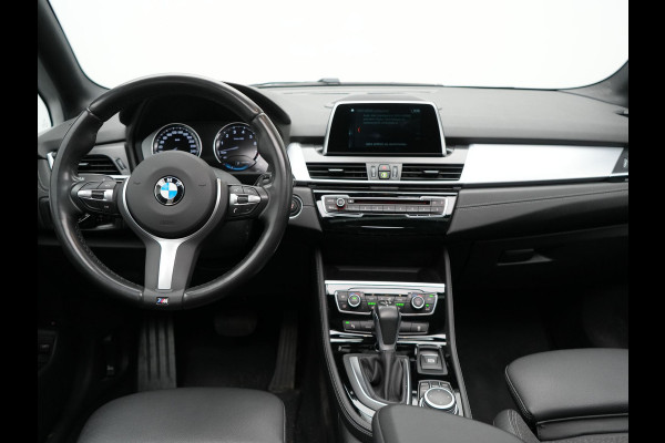 BMW 2 Serie Active Tourer 225xe iPerformance Sportline Plug In Hybrid 225pk PHEV | Panodak | Sportstoelen Memory | Camera | Stoelverwarming | Navi Full Map | Keyless | LED |