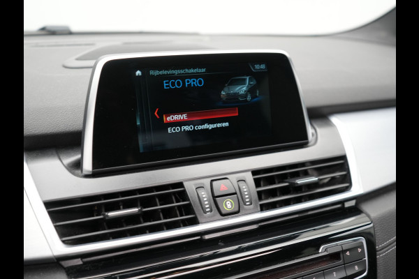 BMW 2 Serie Active Tourer 225xe iPerformance Sportline Plug In Hybrid 225pk PHEV | Panodak | Sportstoelen Memory | Camera | Stoelverwarming | Navi Full Map | Keyless | LED |
