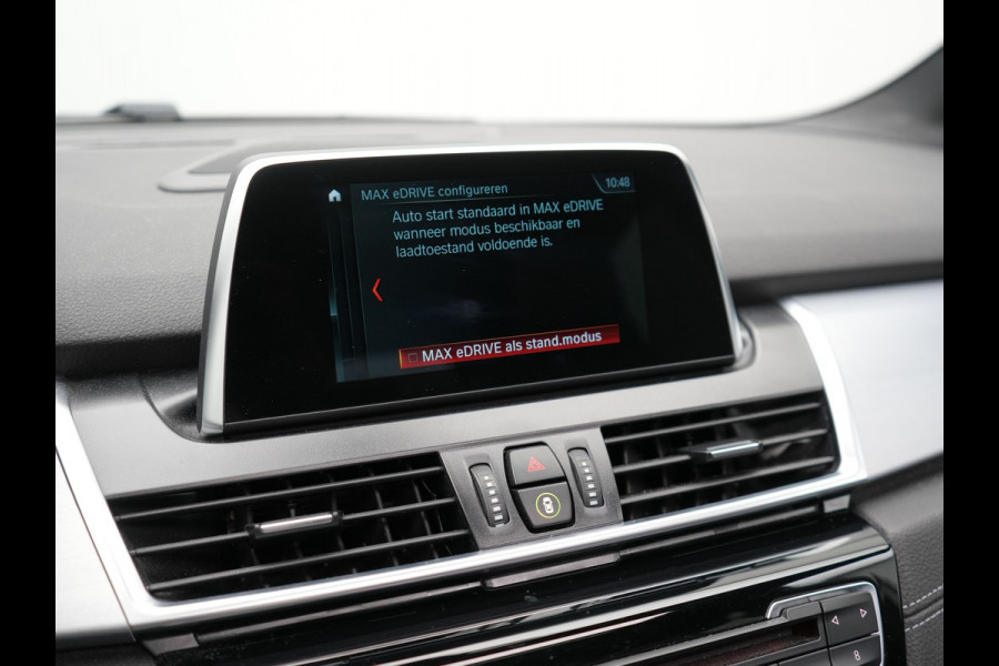 BMW 2 Serie Active Tourer 225xe iPerformance Sportline Plug In Hybrid 225pk PHEV | Panodak | Sportstoelen Memory | Camera | Stoelverwarming | Navi Full Map | Keyless | LED |