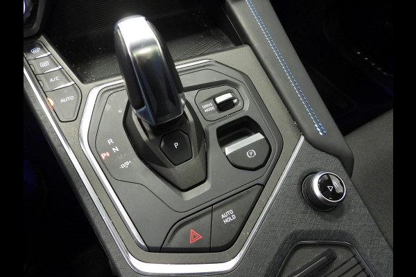 Lynk & Co 01 1.5 PHEV BlackLine NAVI/360CAM/SCHUIFDAK/LED/20"LMV!