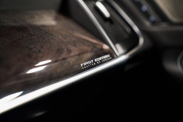 Jaguar I-PACE EV400 First Edition 90 kWh |Panorama | Alcantara Hemel | Luxe Leder | Camera | Stoelverwarming | Stuurwiel verwarmd