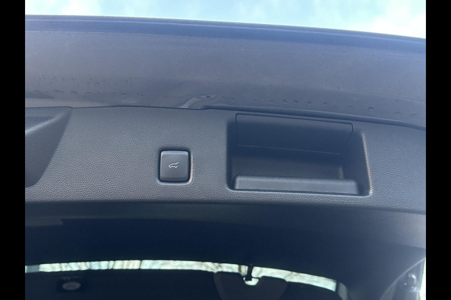 Ford Kuga 2.5 PHEV ST-Line X NIEUWE AUTO| FABRIEKSGARANTIE WINTERPACK | PANO | 360 CAMERA| ELEK. ACHTERKLEP| ACHTERBANK VERWARMD| STOEL + STUURVERWARMING| SUPER COMPLEET!