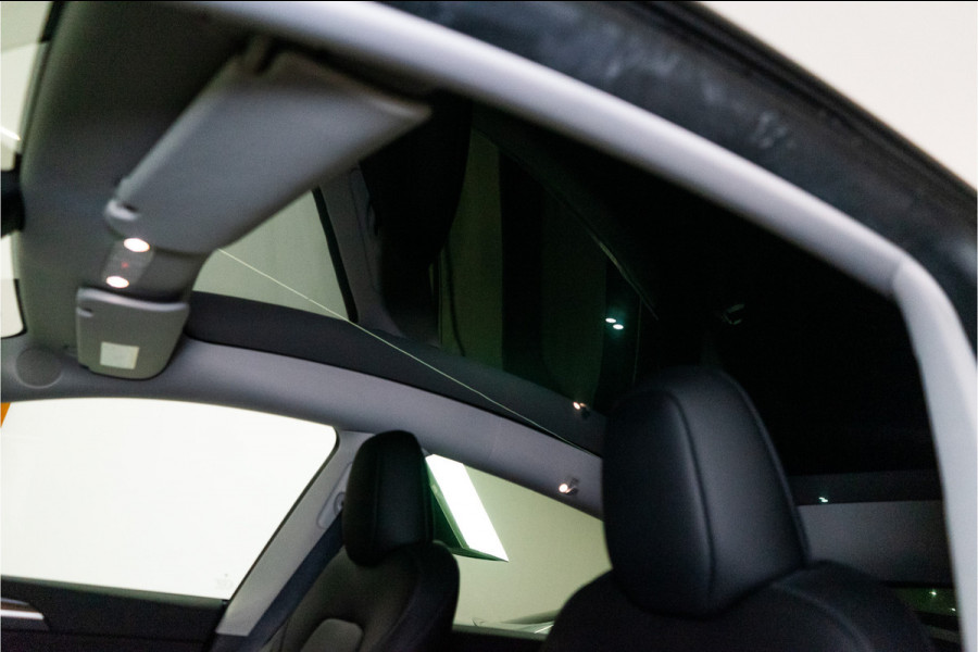 Tesla Model Y RWD 58 kWh 300PK | Incl. BTW | NL AUTO | 1e Eig.+NAP | Pano | Full Self Driving | 12 MND Garantie