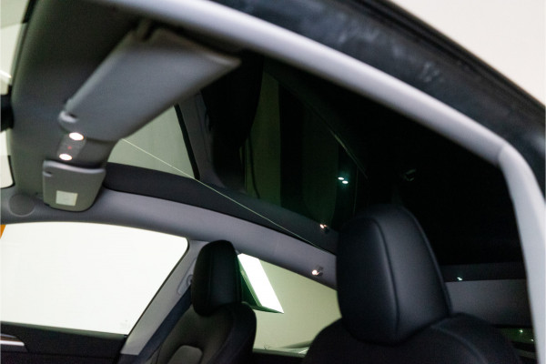 Tesla Model Y RWD 58 kWh 300PK | Incl. BTW | NL AUTO | 1e Eig.+NAP | Pano | Full Self Driving | 12 MND Garantie