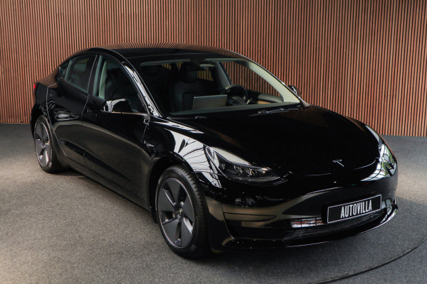 Tesla Model 3 RWD Nieuw Autopilot ACC Stuurverwarm. PDC Leer Navi Panoramadak 360° Elektr. achterklep Stoelverwarming voor & achter Climate voor & achter LM velgen BTW auto! Nieuw!