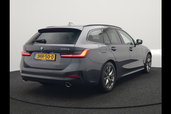 BMW 3 Serie Touring 330e xDrive Sportline Plug In Hybrid 293pk Dealer O.H. PHEV | Panodak | Head Up | Adaptive Cruise | Laser LED | Harman & Kardon | Lederen M-Sportstoelen Memory & Verwarmd | Sfeerverlichting | Virtual | Navigatie |