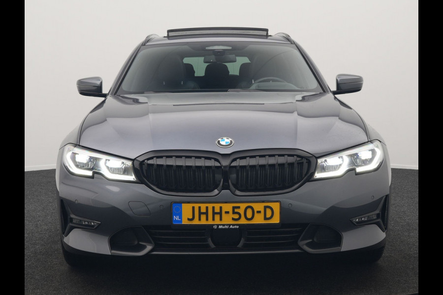 BMW 3 Serie Touring 330e xDrive Sportline Plug In Hybrid 293pk Dealer O.H. PHEV | Panodak | Head Up | Adaptive Cruise | Laser LED | Harman & Kardon | Lederen M-Sportstoelen Memory & Verwarmd | Sfeerverlichting | Virtual | Navigatie |