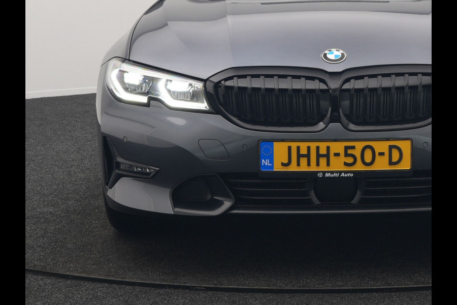 BMW 3 Serie Touring 330e xDrive Sportline Plug In Hybrid 293pk Dealer O.H. PHEV | Panodak | Head Up | Adaptive Cruise | Laser LED | Harman & Kardon | Lederen M-Sportstoelen Memory & Verwarmd | Sfeerverlichting | Virtual | Navigatie |