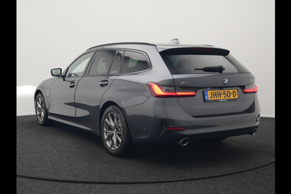 BMW 3 Serie Touring 330e xDrive Sportline Plug In Hybrid 293pk Dealer O.H. PHEV | Panodak | Head Up | Adaptive Cruise | Laser LED | Harman & Kardon | Lederen M-Sportstoelen Memory & Verwarmd | Sfeerverlichting | Virtual | Navigatie |