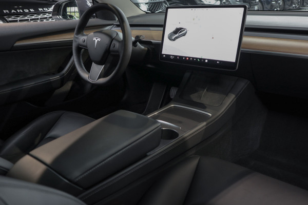 Tesla Model 3 Standard Plus ACC Autopilot Stuurverwarm. PDC Leer Navi Panoramadak 360° Elektr. achterklep Stoelverwarming voor & achter Climate voor & achter LM velgen BTW auto!