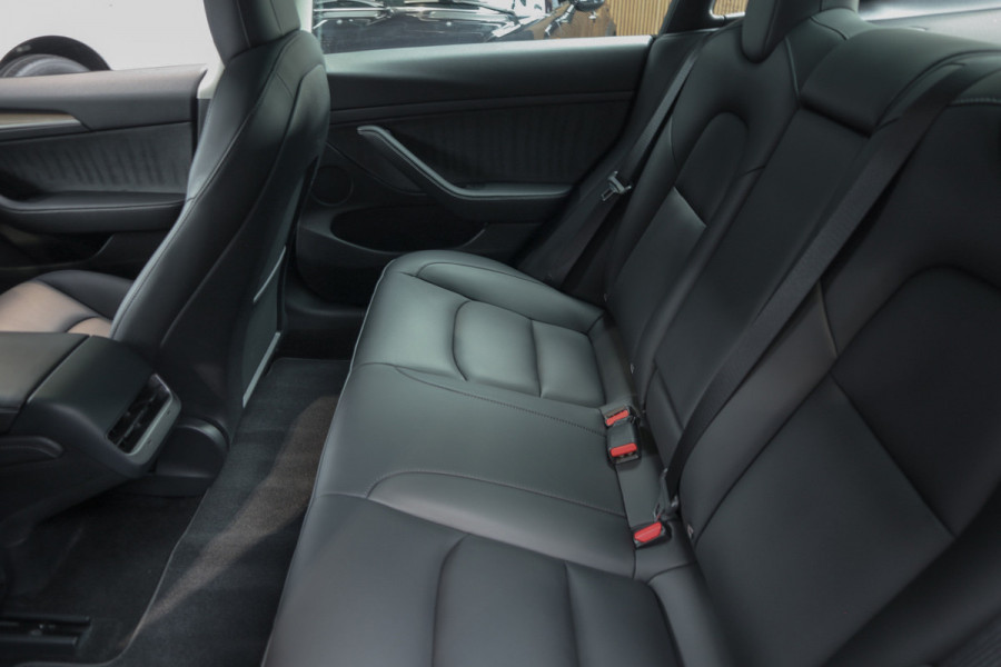 Tesla Model 3 Standard Plus ACC Autopilot Stuurverwarm. PDC Leer Navi Panoramadak 360° Elektr. achterklep Stoelverwarming voor & achter Climate voor & achter LM velgen BTW auto!