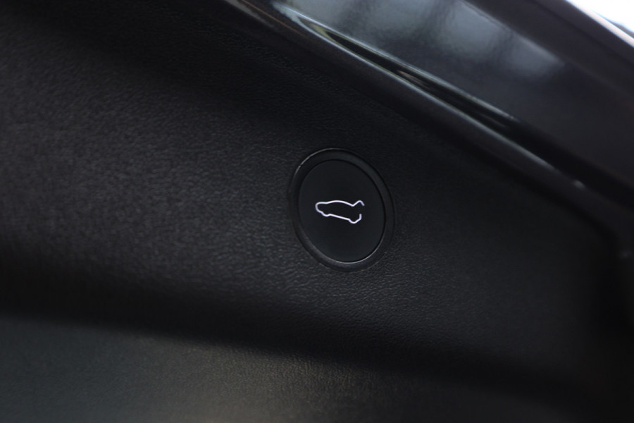 Tesla Model 3 Standard Plus ACC Autopilot Stuurverwarm. PDC Leer Navi Panoramadak 360° Elektr. achterklep Stoelverwarming voor & achter Climate voor & achter LM velgen BTW auto!