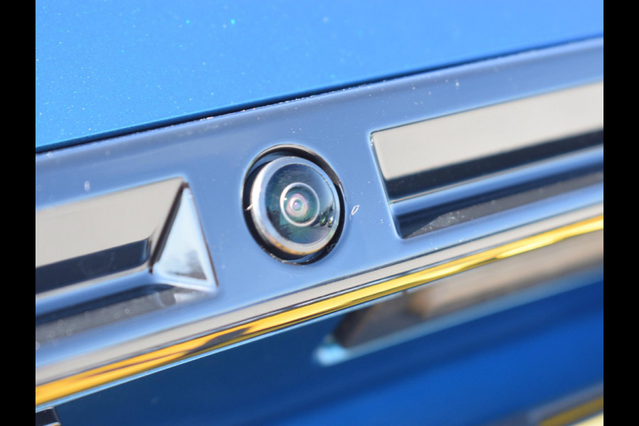 Peugeot e-2008 EV GT Avantage 54 kWh SOH 98,5% | ACHTERUITRIJCAMERA MET SENSOREN | NAVIGATIE & CARPLAY | E.C.C. | VERWARMBARE STOELEN |