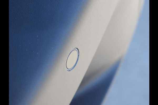 Peugeot e-2008 EV GT Avantage 54 kWh SOH 98,5% | ACHTERUITRIJCAMERA MET SENSOREN | NAVIGATIE & CARPLAY | E.C.C. | VERWARMBARE STOELEN |