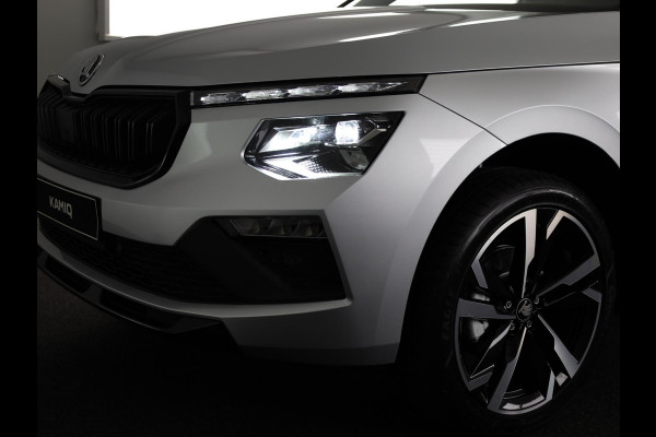 Škoda Kamiq Monte Carlo 1.0 TSI 115 pk 7 versn. DSG | Navigatie Pakket | Travel Assist Plus | Wegklapbare trekhaak | Winter Pakket | Charging | 18 inch lichtmetalen velgen
