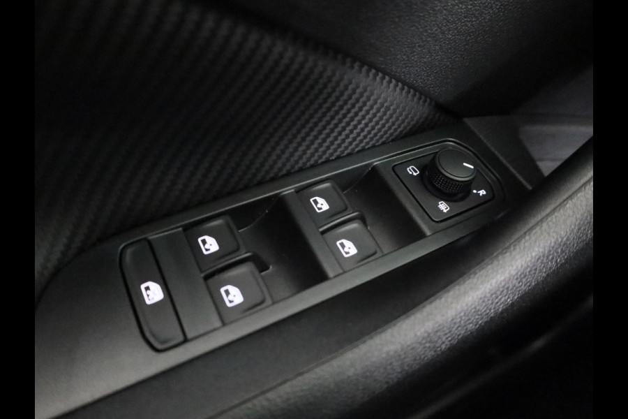 Škoda Kamiq Monte Carlo 1.0 TSI 115 pk 7 versn. DSG | Navigatie Pakket | Travel Assist Plus | Wegklapbare trekhaak | Winter Pakket | Charging | 18 inch lichtmetalen velgen