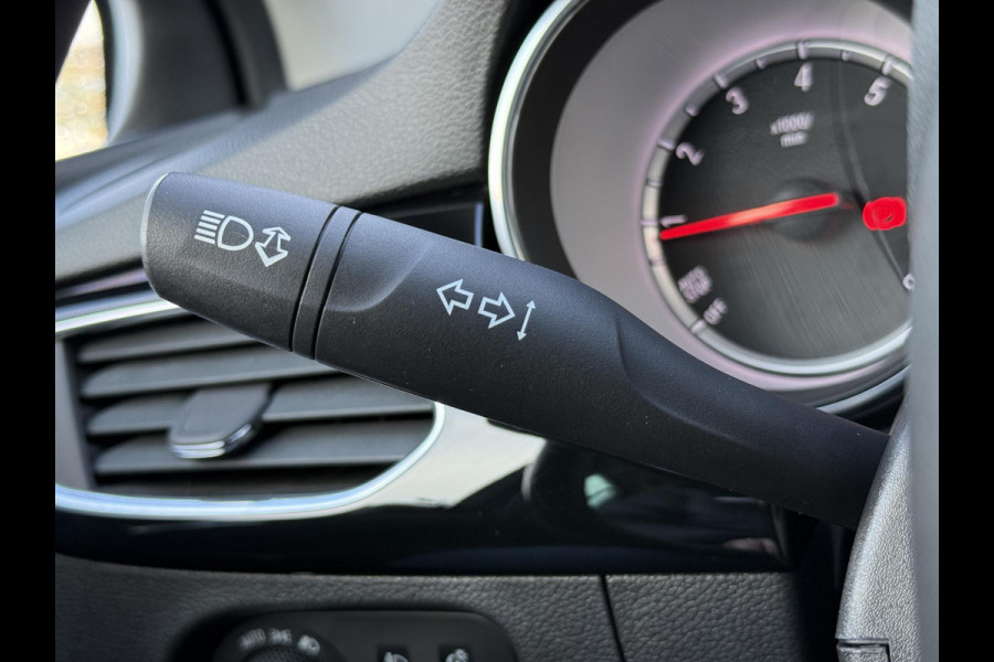 Opel Astra Sports Tourer 1.4 Innovation Navi,Camera,150pk,Rijstrooksensor,Stoelverw.Stuurverw.Clima,Cruise,Halfleder,Lm velgen,Pdc,V+A,Lm velgen,6 Bak,Apk tot 10-2026
