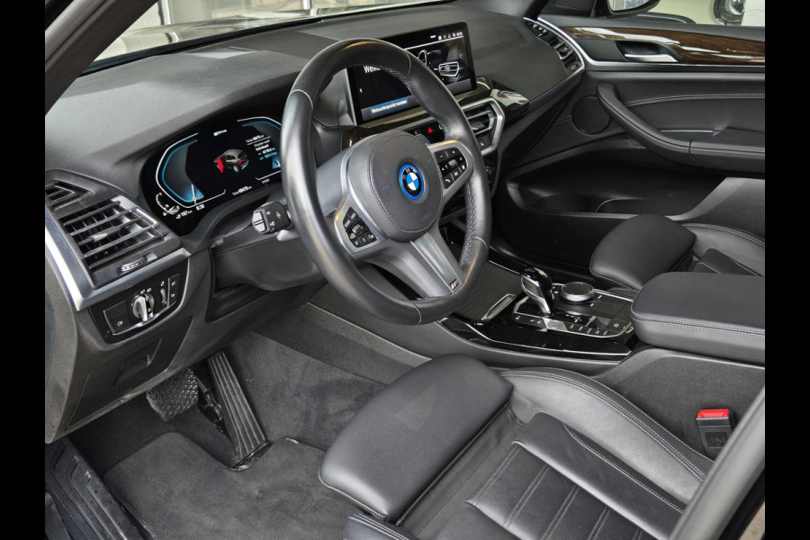 BMW X3 xDrive30e LCI | SPORTSTOELEN | LEDER | PANORAMADAK | CAMERA | BMW LIVE COCKPIT | 20 INCH LM VELGEN |