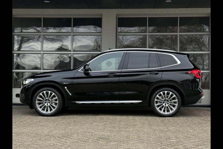 BMW X3 xDrive30e LCI | SPORTSTOELEN | LEDER | PANORAMADAK | CAMERA | BMW LIVE COCKPIT | 20 INCH LM VELGEN |