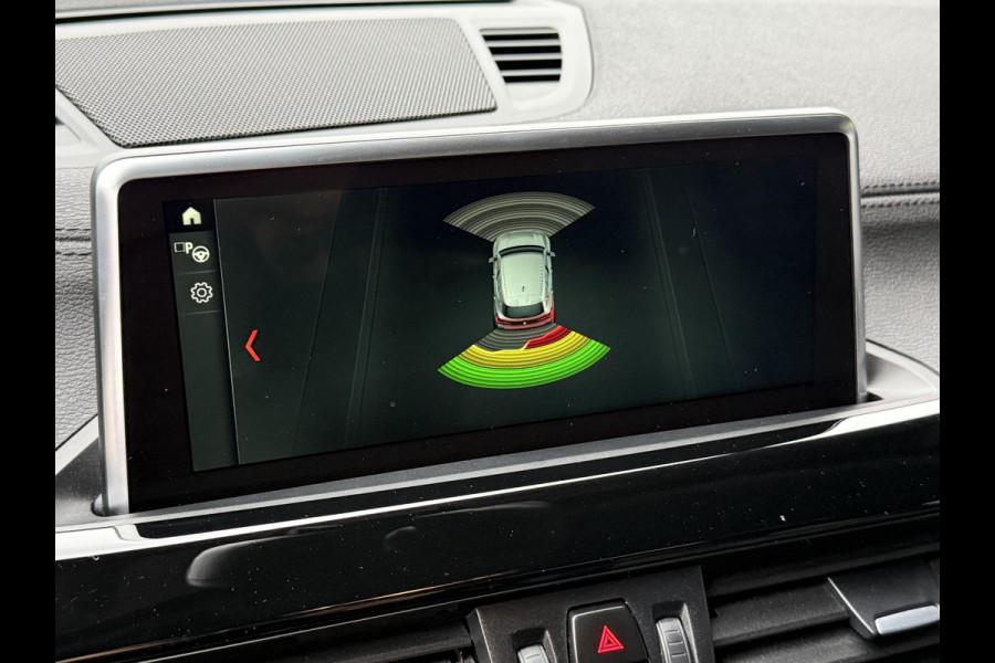 BMW X2 sDrive20i M SPORT | LEDER | PANORAMA | STOELVERWARMING | 18 INCH LM VELGEN |