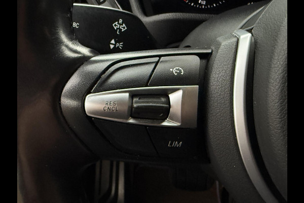 BMW X2 sDrive20i M SPORT | LEDER | PANORAMA | STOELVERWARMING | 18 INCH LM VELGEN |