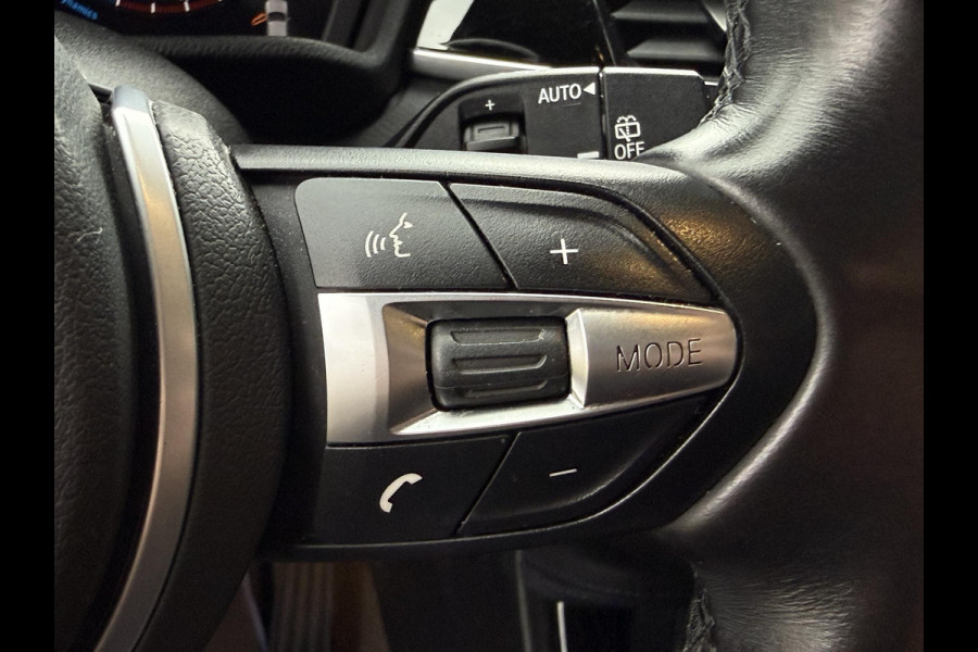 BMW X2 sDrive20i M SPORT | LEDER | PANORAMA | STOELVERWARMING | 18 INCH LM VELGEN |