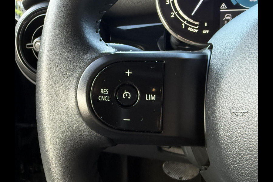 MINI Mini 1.5 Cooper Classic | HARMAN KARDON | SPORTSTOELEN | PANORAMA | CAMERA | 18 INCH VELGEN | HEAD UP |