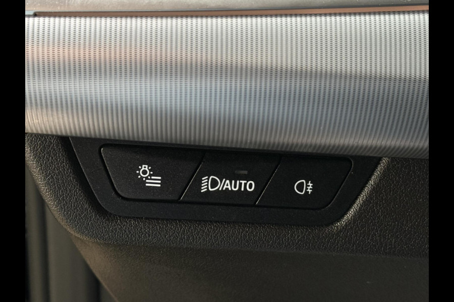 BMW X1 xDrive30e X LINE | DRIVING PROFF. | SPORTSTOELEN | LEDER | TREKHAAK | ELEKTR. STOELEN |