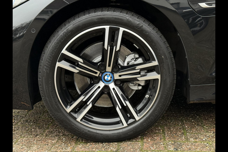 BMW 3 Serie Touring 330e M SPORT LCI | DRIVING PROFF. | TREKHAAK | CAMERA | LEDER |