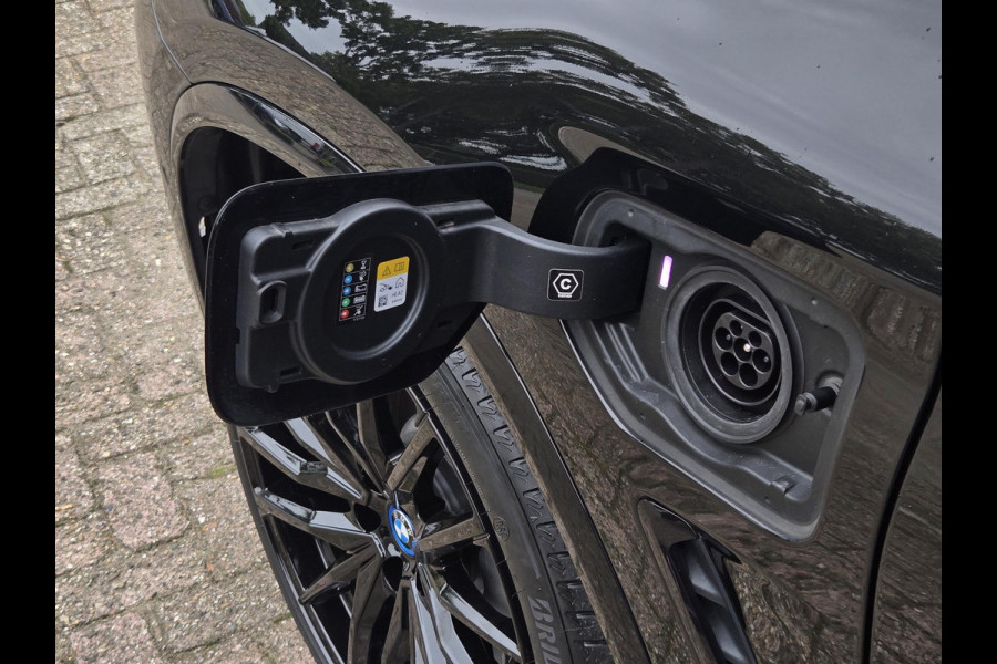 BMW X3 xDrive30e M SPORT LCI | ELEKTR. STOELEN MEMORY | PANORAMA | CAMERA | LEDER |