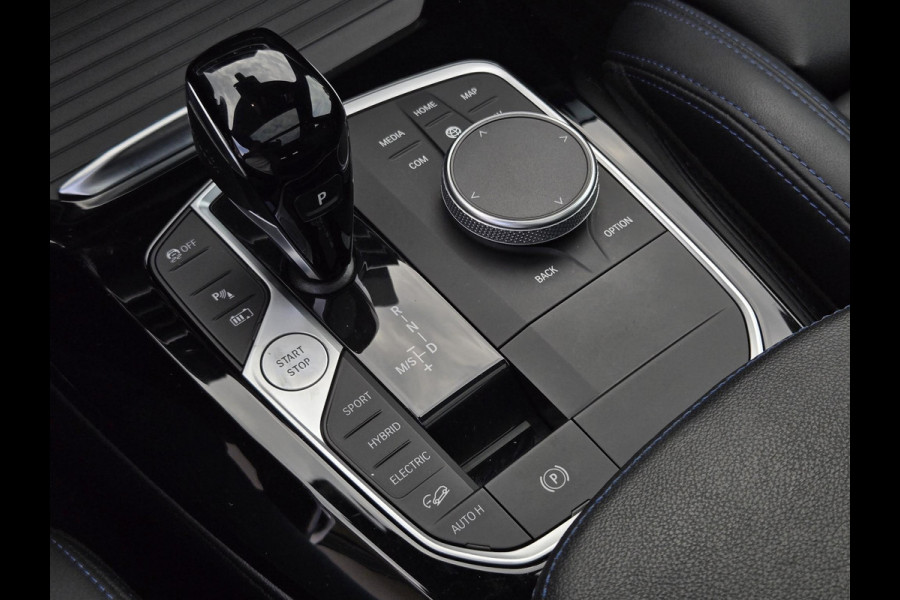 BMW X3 xDrive30e M SPORT LCI | ELEKTR. STOELEN MEMORY | PANORAMA | CAMERA | LEDER |