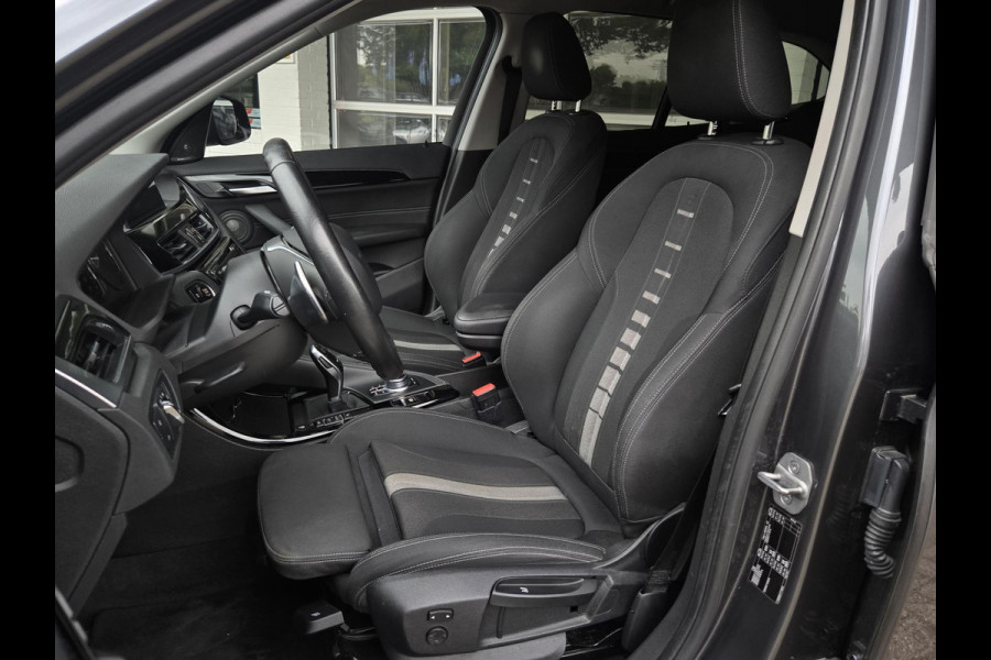 BMW X1 sDrive20i SPORTLINE | HARMAN KARDON | SPORTSTOELEN | TREKHAAK | STOELVERWARMING |