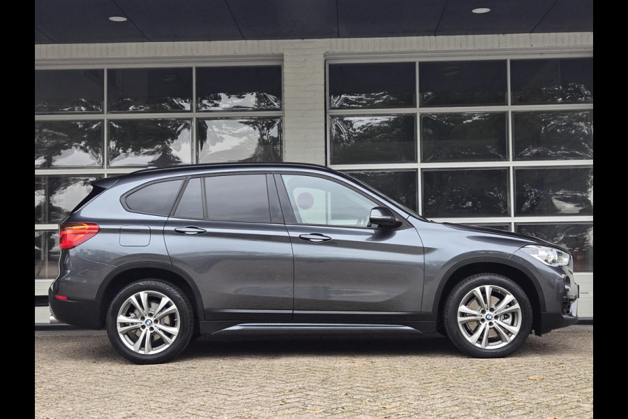 BMW X1 sDrive20i SPORTLINE | HARMAN KARDON | SPORTSTOELEN | TREKHAAK | STOELVERWARMING |
