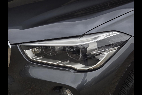 BMW X1 sDrive20i SPORTLINE | HARMAN KARDON | SPORTSTOELEN | TREKHAAK | STOELVERWARMING |