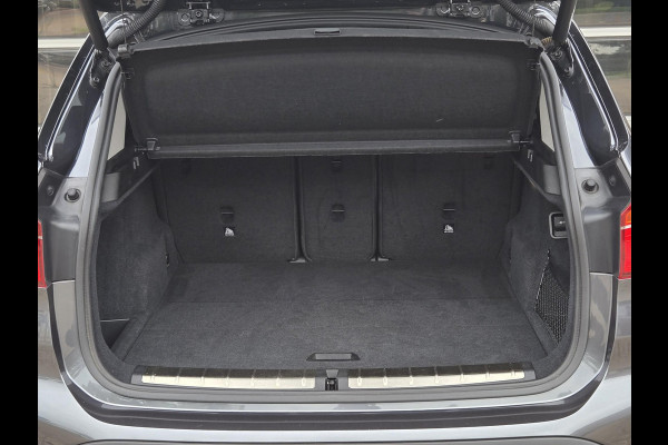BMW X1 sDrive20i SPORTLINE | HARMAN KARDON | SPORTSTOELEN | TREKHAAK | STOELVERWARMING |