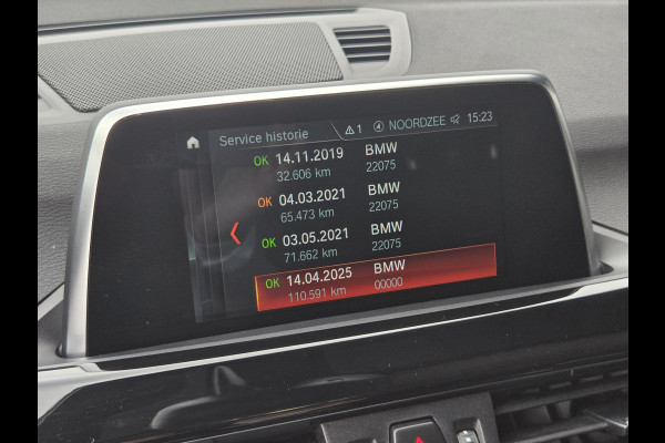 BMW X1 sDrive20i SPORTLINE | HARMAN KARDON | SPORTSTOELEN | TREKHAAK | STOELVERWARMING |